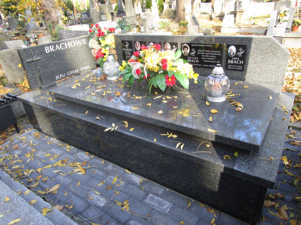 Lidia Brach-Ford 1924 Tarnów - Grobonet - Wyszukiwarka osób pochowanych