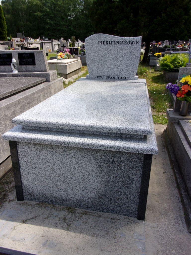 Zbigniew Piekielniak 1942 Tarnów - Grobonet - Wyszukiwarka osób pochowanych