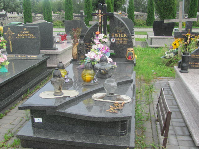 Adam Kwiek 1951 Tarnów - Grobonet - Wyszukiwarka osób pochowanych