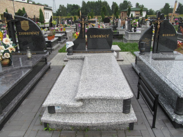 Grób Józef Lisowski