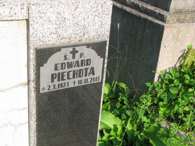 Maria Piechota  1923 Tarnów - Grobonet - Wyszukiwarka osób pochowanych