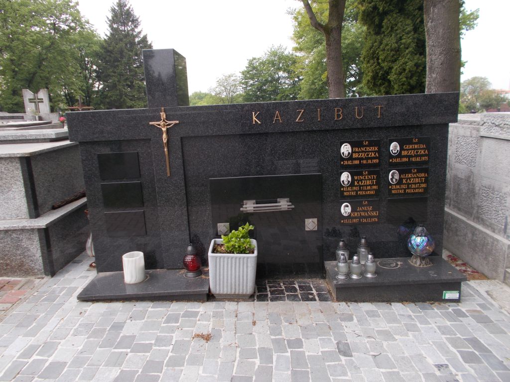 Janusz Krywański 1937 Tarnów - Grobonet - Wyszukiwarka osób pochowanych